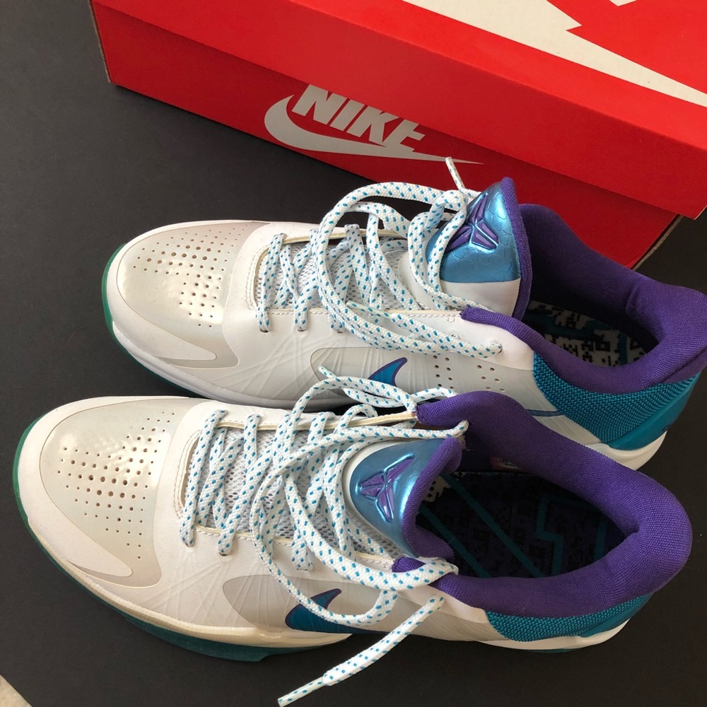 Men’s Nike sneakers